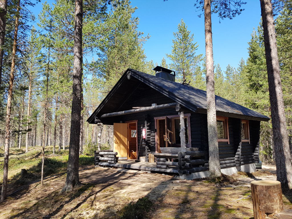 Tiukumökki - Arctic Lakeland