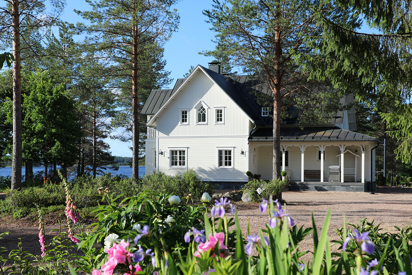 Ylellinen mökki Kuhmossa